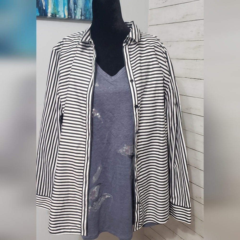 Chico's Sz3 Black and White Striped Button Up Shirt Cotton Anti-wrinkle Travel